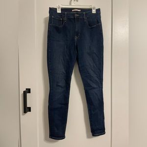 GENTLY USED SIZE 31 HIGH RISE SKINNY LEVI JEANS